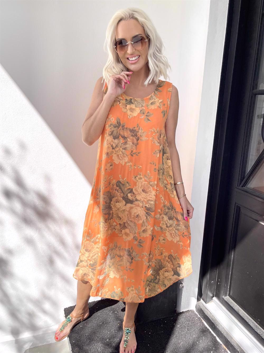 Piper - Kjole med blomstermotiver